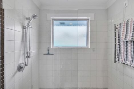 Photo of property in 328 Memorial Avenue, Burnside, Christchurch, 8053