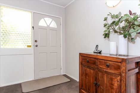 Photo of property in 21 Rotoiti Avenue, Pakuranga Heights, Auckland, 2010