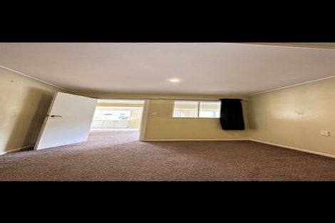 Photo of property in 37 Kamara Road, Glen Eden, Auckland, 0602