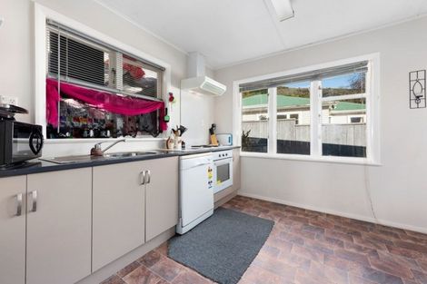 Photo of property in 2 Kereru Grove, Stokes Valley, Lower Hutt, 5019