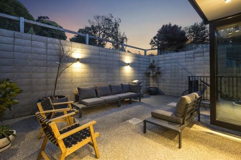 Photo of property in 1/2 Clayton Street, Saint Clair, Dunedin, 9012