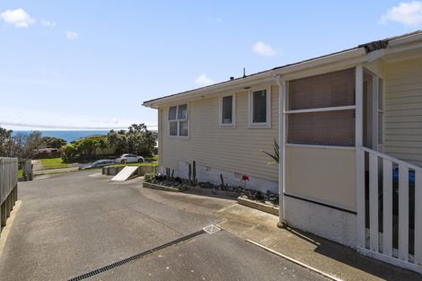 Photo of property in 32 Matatiro Street, Titahi Bay, Porirua, 5022