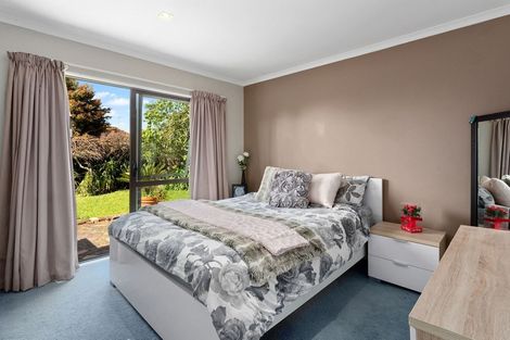 Photo of property in 2/399 East Coast Road, Mairangi Bay, Auckland, 0630