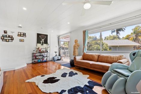 Photo of property in 32 Normanton Street, Glenfield, Auckland, 0629