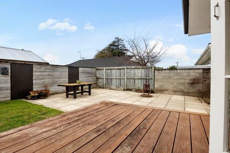 Photo of property in 4 Dover Road, St Andrews, Hamilton, 3200