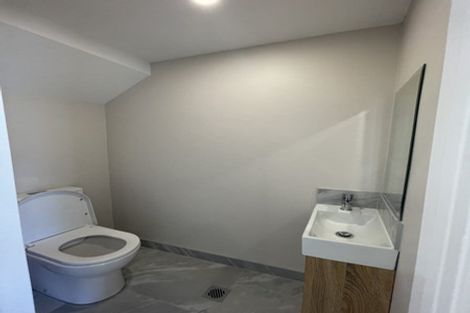 Photo of property in 5/58 Te Atatu Road, Te Atatu South, Auckland, 0610