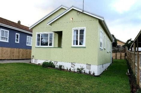 Photo of property in 12 Leicester Street, Patea, 4520