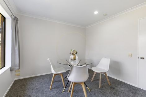 Photo of property in 19 Old Park Place, Takanini, 2112