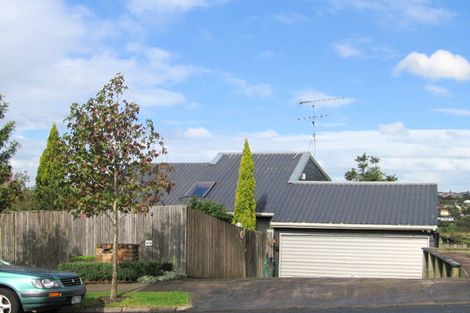 Photo of property in 25 Regia Close, Half Moon Bay, Auckland, 2012