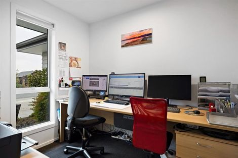 Photo of property in 43 Kingfisher Crescent, Albert Town, Wanaka, 9305