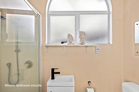 Photo of property in 20 Merehai Place, Snells Beach, 0920