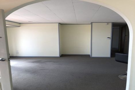 Photo of property in 32a Roseman Avenue, Mount Roskill, Auckland, 1041