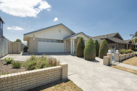 Photo of property in 32 Seychelles Drive, Papamoa Beach, Papamoa, 3118