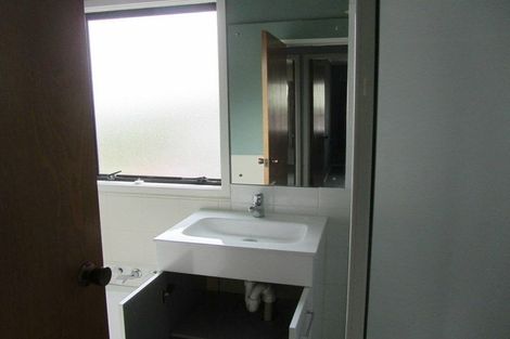 Photo of property in 23 Leiden Place, Totara Vale, Auckland, 0629