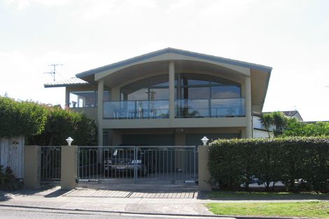 Photo of property in 2a Castor Bay Road, Castor Bay, Auckland, 0620