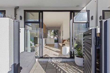 Photo of property in 4/445 Hibiscus Coast Highway, Orewa, 0931