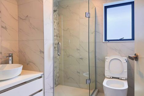 Photo of property in 95d Oreil Avenue, West Harbour, Auckland, 0618