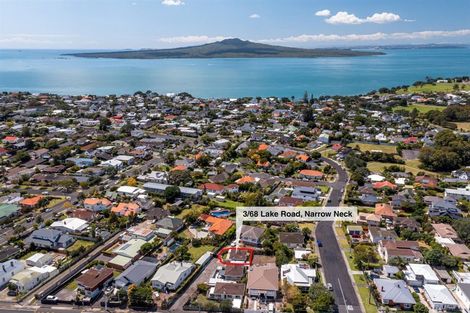Photo of property in 3/68 Lake Road, Narrow Neck, Auckland, 0624
