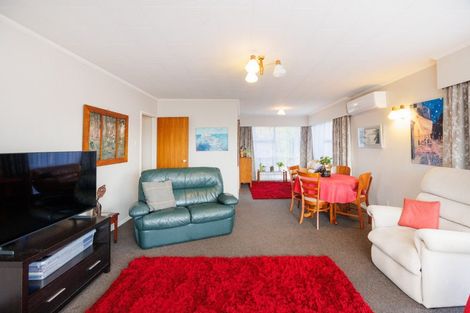 Photo of property in 23 Wallace Place, Hokowhitu, Palmerston North, 4410