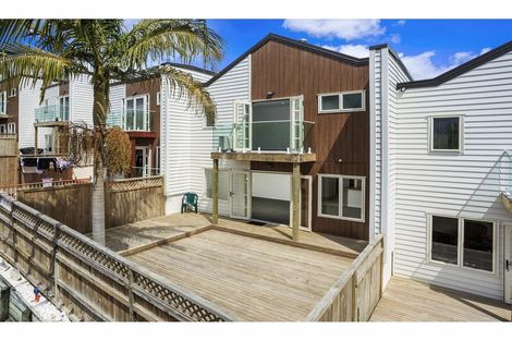 Photo of property in 5/14 Fields Parade, Oteha, Auckland, 0632