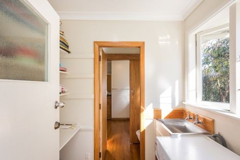 Photo of property in 5 Viscount Place, West End, Palmerston North, 4412