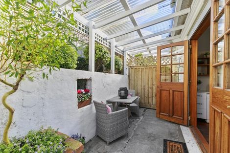 Photo of property in 80 Rolleston Street, Mount Cook, Wellington, 6021