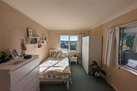 Photo of property in 10 Crown Hill, Paraparaumu, 5032