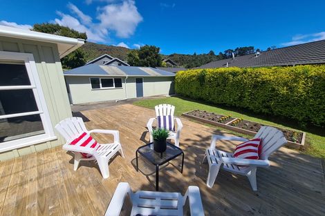 Photo of property in 3 Burke Grove, Naenae, Lower Hutt, 5011