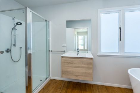 Photo of property in 8 Mckenzie Terrace, Carterton, 5713