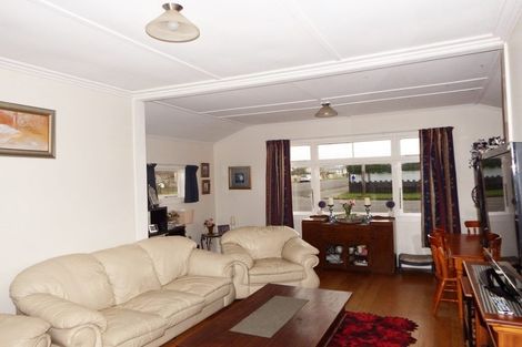 Photo of property in 25 Hunia Street, Marton, 4710