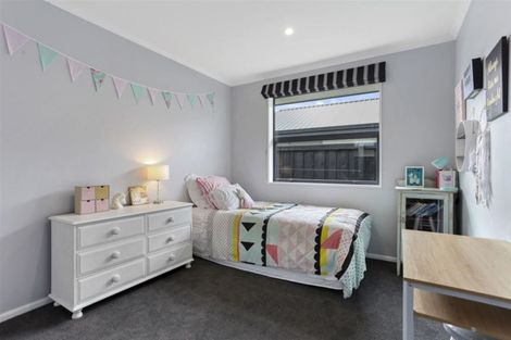 Photo of property in 11 O'rourke Place, Casebrook, Christchurch, 8051