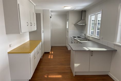 Photo of property in 12 Kokiri Street, Te Atatu South, Auckland, 0610