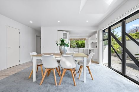 Photo of property in 2/94 Pretoria Street, Hutt Central, Lower Hutt, 5010