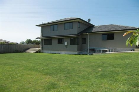 Photo of property in 15 Heta Road, Highlands Park, New Plymouth, 4312