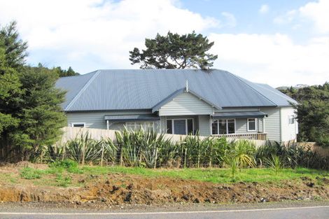 Photo of property in 707 Huia Road, Parau, Auckland, 0604