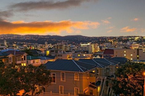 Photo of property in 2/2 Hawker Street, Mount Victoria, Wellington, 6011