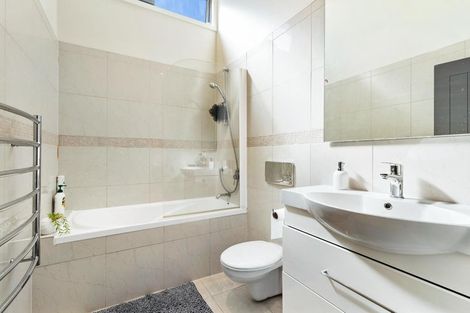 Photo of property in 97 Hallenstein Street, Queenstown, 9300