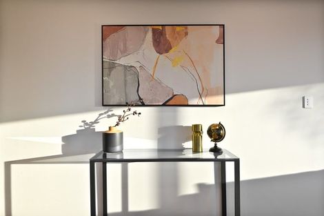 Photo of property in 18 Hercules Drive, Henderson, Auckland, 0612