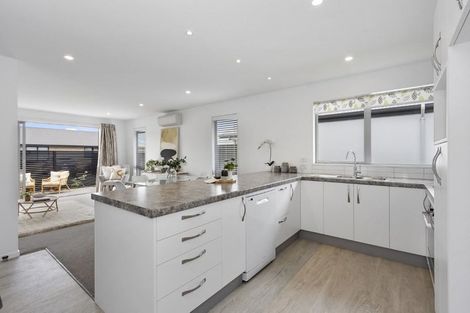 Photo of property in 2/7b Arosa Place, Parklands, Christchurch, 8083