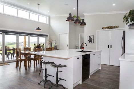 Photo of property in 143e Smith Road, Dannevirke, 4978