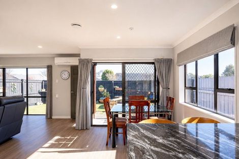 Photo of property in 77 Avondale Road, Taradale, Napier, 4112