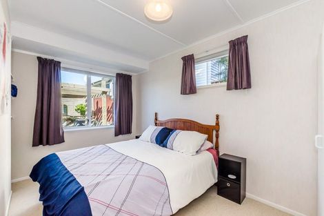 Photo of property in 22 Gray Avenue, Paraparaumu Beach, Paraparaumu, 5032