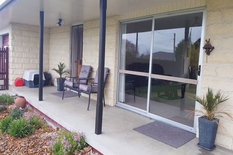 Photo of property in 9 Balmoral Street, Waimate, 7924
