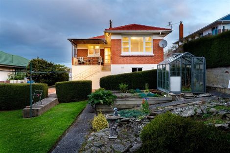 Photo of property in 138 Easther Crescent, Kew, Dunedin, 9012