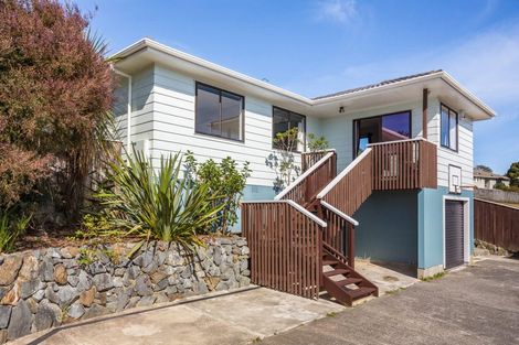 Photo of property in 37 Beaumaris Crescent, Ascot Park, Porirua, 5024