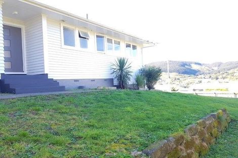 Photo of property in 54 Davidson Crescent, Tawa, Wellington, 5028