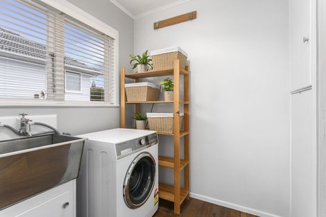 Photo of property in 5 Tauhara Street, Green Bay, Auckland, 0604