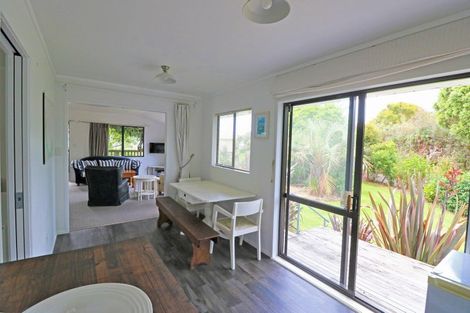 Photo of property in 10 Stingray Crescent, Whiritoa, Whangamata, 3691