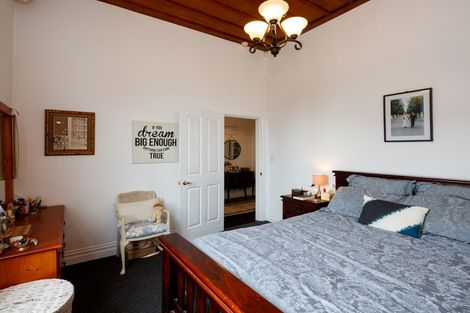 Photo of property in 11 Limbrick Street, Terrace End, Palmerston North, 4410