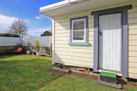 Photo of property in 916 Grove Road, Mayfair, Hastings, 4122